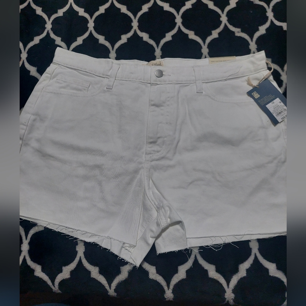 Nwt universal thread white Denim boyfriend shorts size 12R